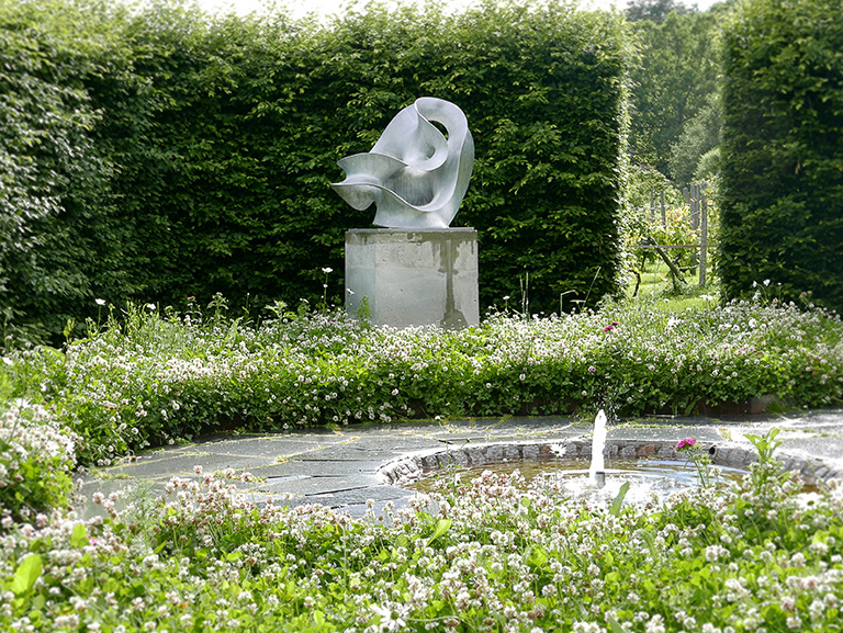Skulpturen Flux av Eva Hild, Rosendals Trädgård