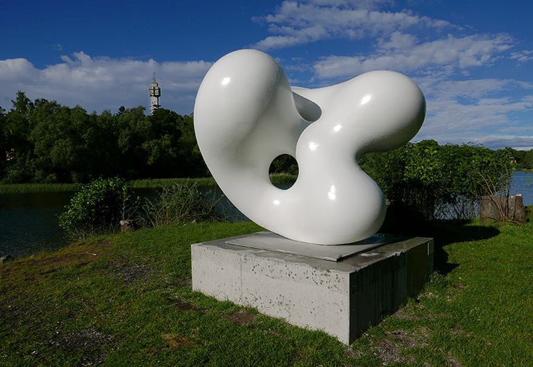 Skulpturen Stand av Eva Hild på Djurgården